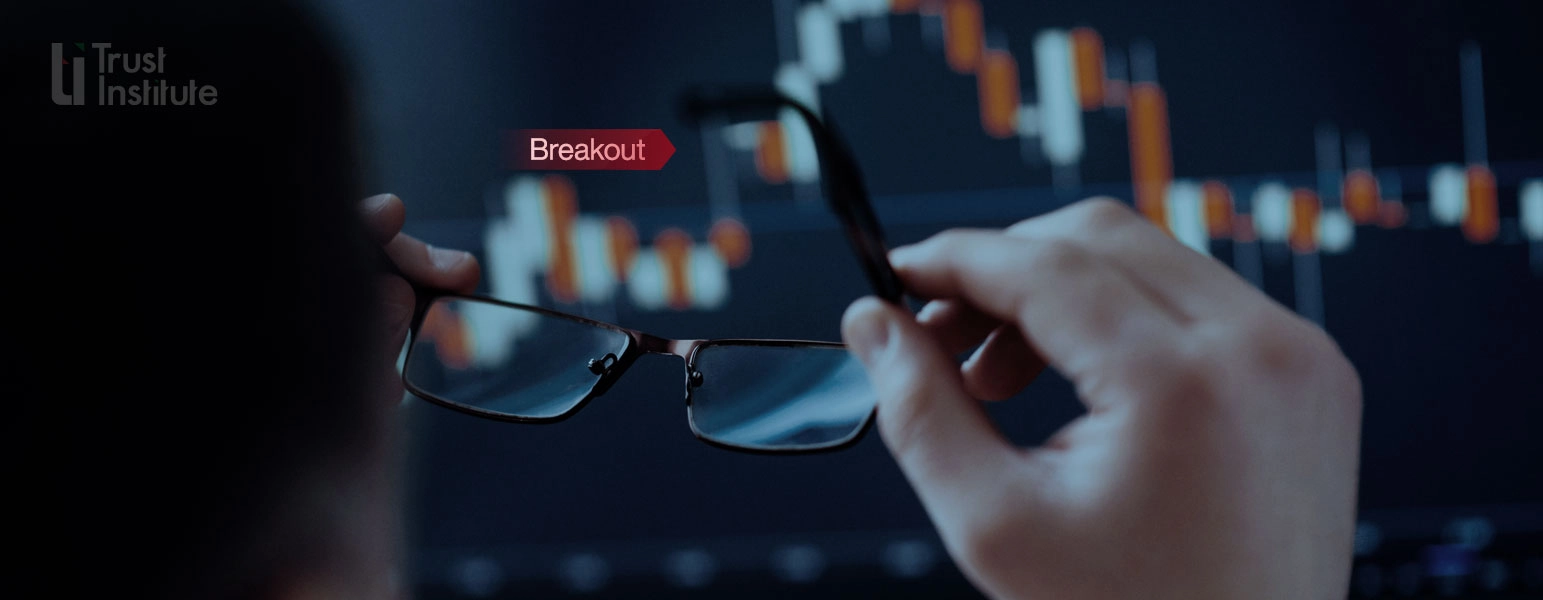 Institutional trading strategy using macroeconomic data
